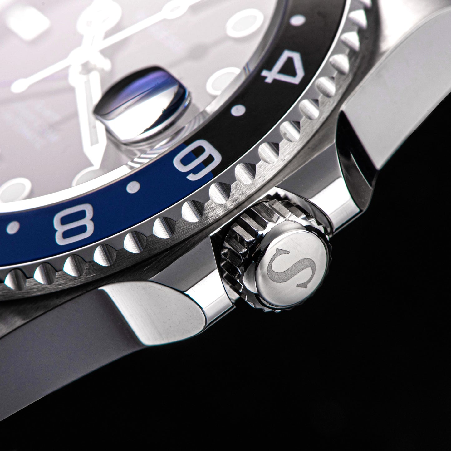GMT DIVER'S SG126710BLNR Blue & Black Bezel Jubilee Bracelet