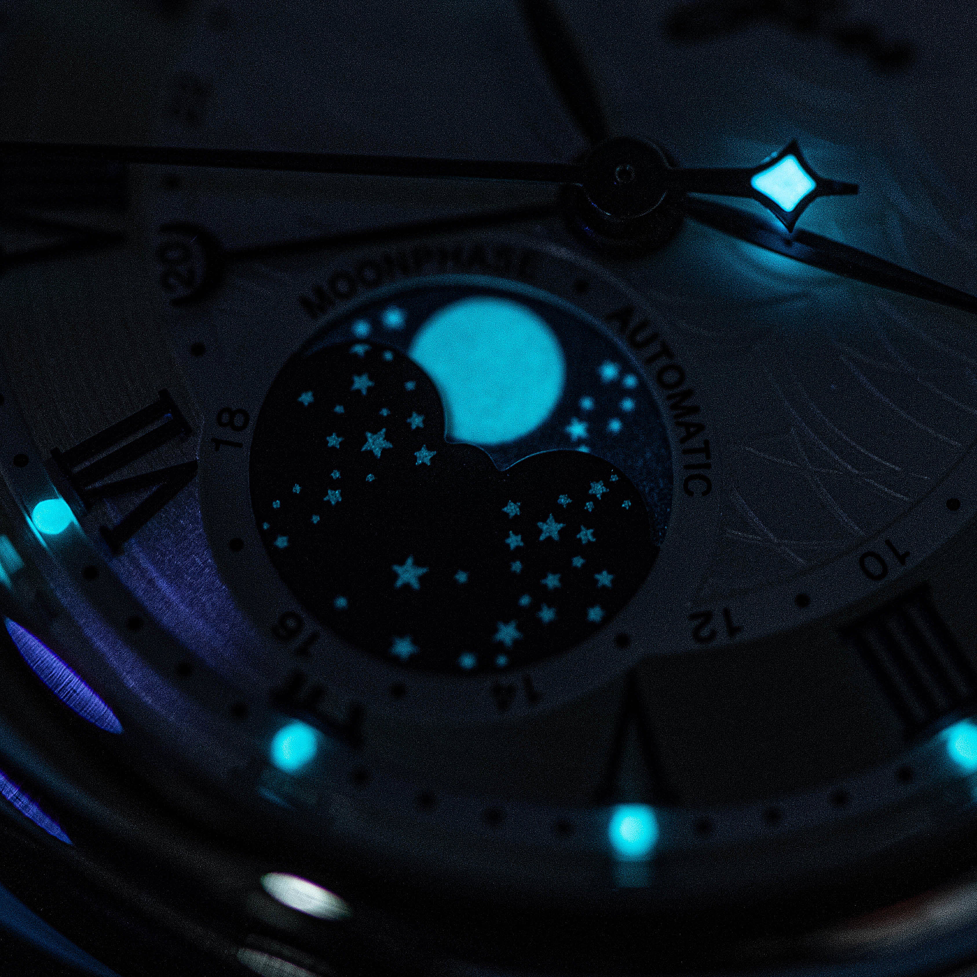 Sugess Luminous Moonphase Seagull ST2108 Movement Watch SU2108SZ
